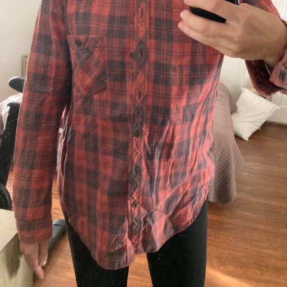 BDG Soft and Lightweight Plaid Button-Down - Picture 9 of 9